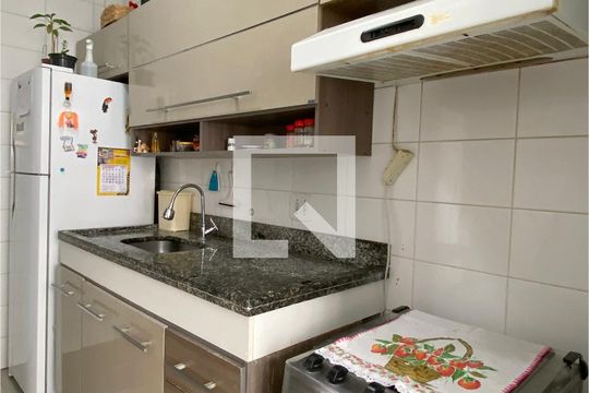 Cozinha de apartamento à venda com 2 quartos, 59m² em Vila Iracema, Barueri