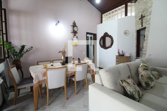 Sala de casa de condomínio à venda com 3 quartos, 336m² em Anil, Rio de Janeiro