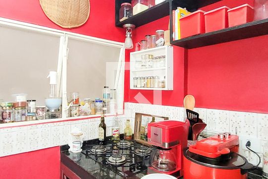 Cozinha de apartamento à venda com 2 quartos, 59m² em Nova Campinas, Campinas