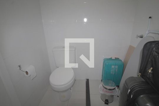 Banheiro de apartamento para alugar com 2 quartos, 65m² em São José, Canoas