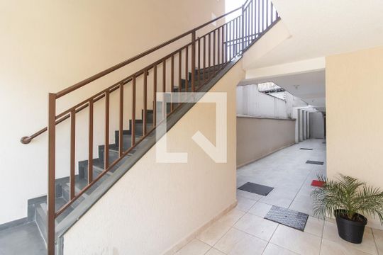 Escada  de apartamento à venda com 1 quarto, 33m² em Jardim Nordeste, São Paulo