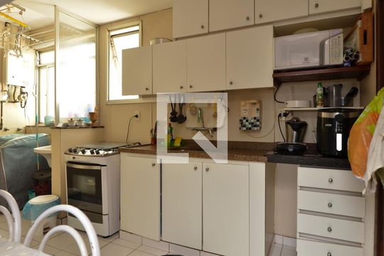 Cozinha de apartamento à venda com 4 quartos, 120m² em Recreio dos Bandeirantes, Rio de Janeiro
