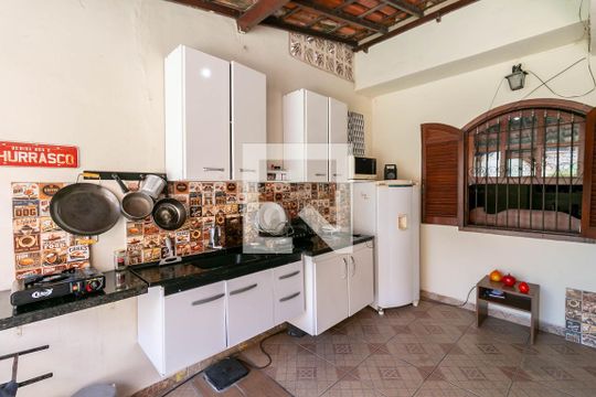 Cozinha de casa para alugar com 1 quarto, 90m² em Padre Eustáquio, Belo Horizonte