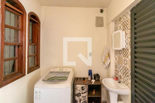 Banheiro de casa para alugar com 1 quarto, 90m² em Padre Eustáquio, Belo Horizonte