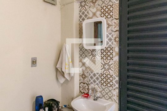 Banheiro de casa para alugar com 1 quarto, 90m² em Padre Eustáquio, Belo Horizonte