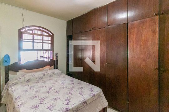 Quarto de casa para alugar com 1 quarto, 90m² em Padre Eustáquio, Belo Horizonte