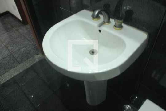 Banheiro de apartamento para alugar com 3 quartos, 400m² em Cidade Dutra, São Paulo