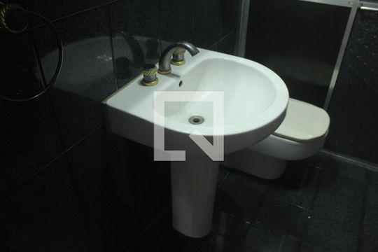 Banheiro de apartamento para alugar com 3 quartos, 400m² em Cidade Dutra, São Paulo