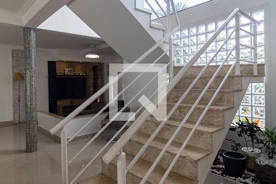 Escada de casa à venda com 4 quartos, 792m² em Jardim da Saúde, São Paulo