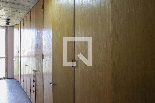 Suíte 1 de casa para alugar com 4 quartos, 430m² em Vila Ida, São Paulo