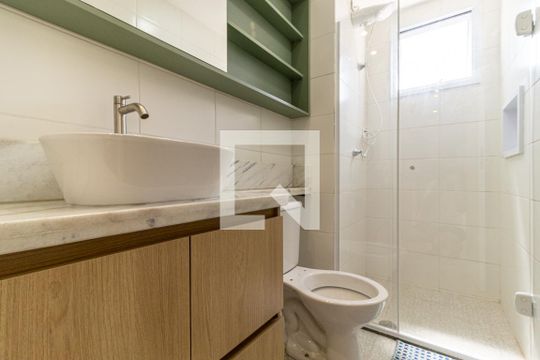 Banheiro de apartamento para alugar com 2 quartos, 33m² em Vila Buarque, São Paulo