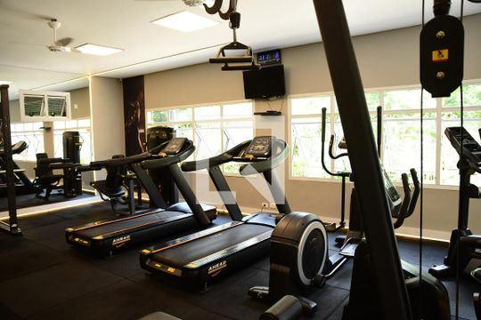 Academia de casa de condomínio para alugar com 3 quartos, 200m² em Jardim Barbacena, Cotia