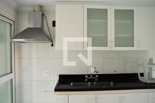 Cozinha de casa de condomínio para alugar com 3 quartos, 200m² em Jardim Barbacena, Cotia
