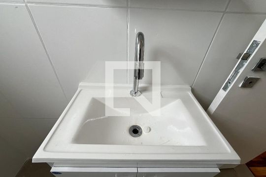 Banheiro  de apartamento para alugar com 1 quarto, 51m² em Vila Guarani (zona Sul), São Paulo