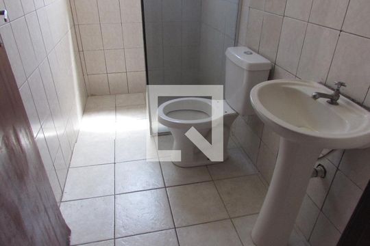 Banheiro de casa para alugar com 2 quartos, 100m² em Jardim Catanduva, São Paulo