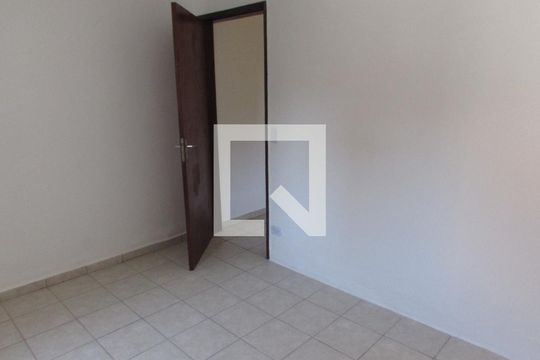 Quarto 1 de casa para alugar com 2 quartos, 100m² em Jardim Catanduva, São Paulo