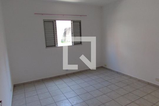 Quarto 2 de casa para alugar com 2 quartos, 100m² em Jardim Catanduva, São Paulo