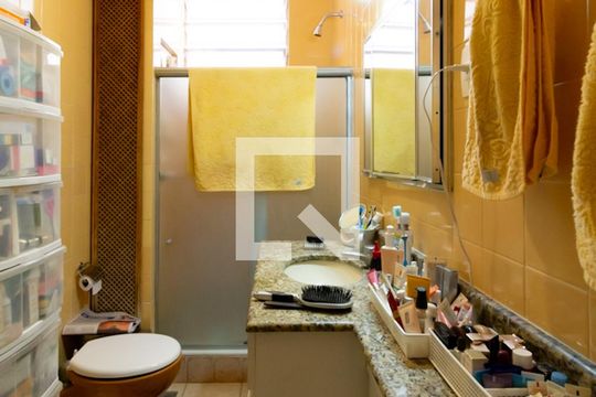 Banheiro social de apartamento à venda com 2 quartos, 110m² em Leblon, Rio de Janeiro