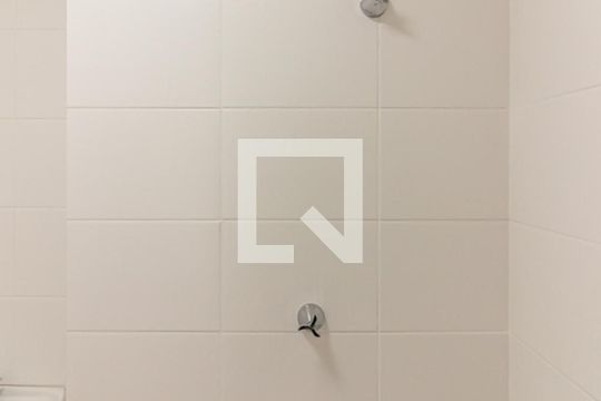 Banheiro de kitnet/studio para alugar com 1 quarto, 27m² em Vila Buarque, São Paulo