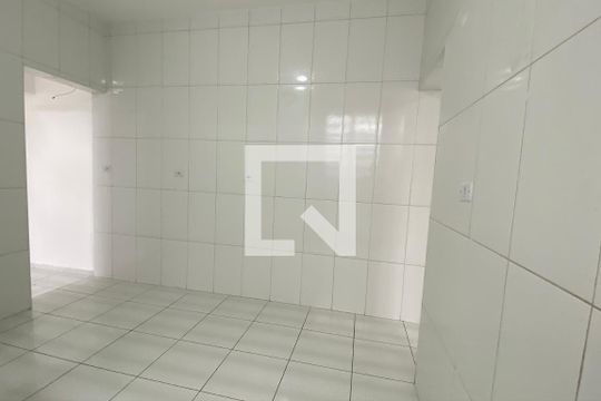 Cozinha de casa para alugar com 1 quarto, 40m² em Jardim Iracema, Barueri