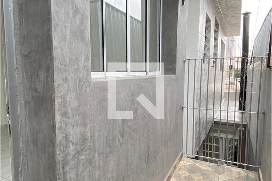 Sacada de casa para alugar com 1 quarto, 40m² em Jardim Iracema, Barueri