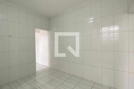 Cozinha de casa para alugar com 1 quarto, 40m² em Jardim Iracema, Barueri