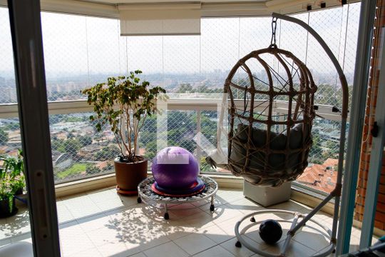 Sacada de apartamento para alugar com 3 quartos, 181m² em Umuarama, Osasco