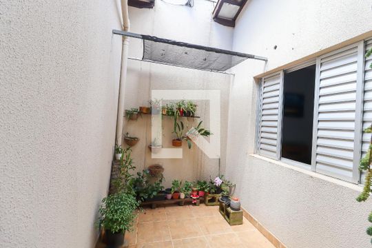Jardim de casa de condomínio à venda com 3 quartos, 180m² em Chácara Morada Mediterrânea, Jundiaí