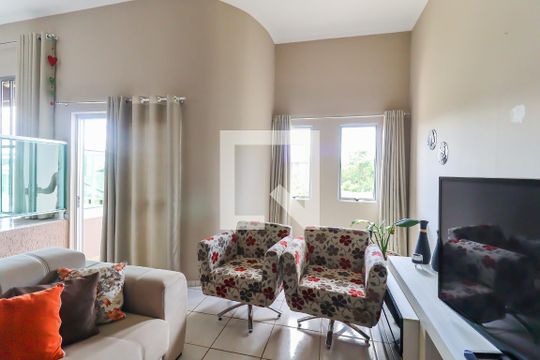 Sala de casa de condomínio à venda com 3 quartos, 180m² em Chácara Morada Mediterrânea, Jundiaí