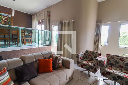Sala de casa de condomínio à venda com 3 quartos, 180m² em Chácara Morada Mediterrânea, Jundiaí