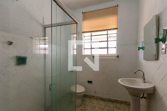 Banheiro de casa à venda com 3 quartos, 300m² em Piqueri, São Paulo