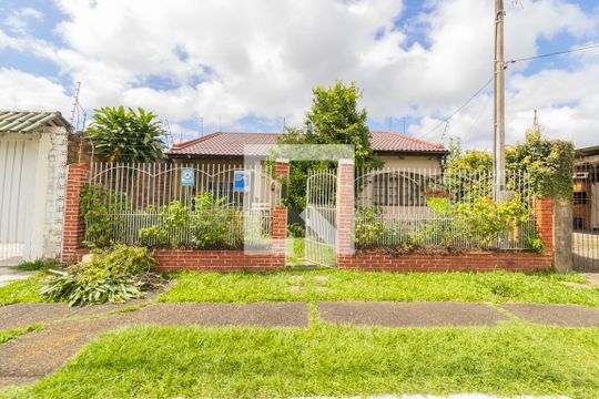 Fachada de casa à venda com 3 quartos, 130m² em Mato Grande, Canoas