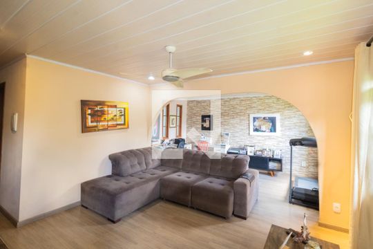 Sala de casa à venda com 3 quartos, 130m² em Mato Grande, Canoas