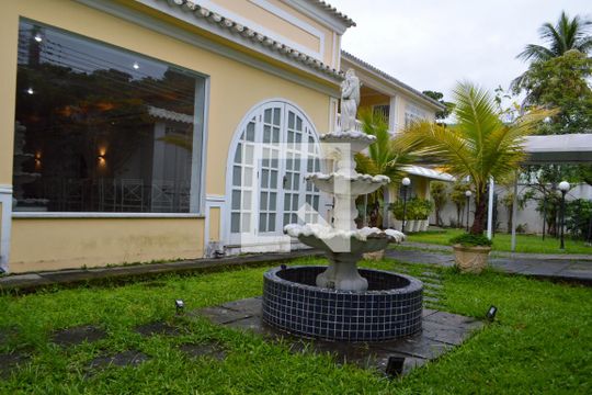 Quintal de casa à venda com 5 quartos, 650m² em Taquara, Rio de Janeiro