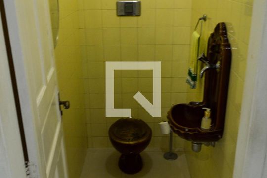 Lavabo de casa para alugar com 5 quartos, 650m² em Taquara, Rio de Janeiro