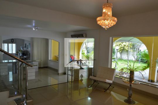 Sala 1 de casa para alugar com 5 quartos, 650m² em Taquara, Rio de Janeiro