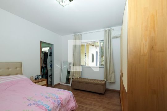 Suíte de casa à venda com 4 quartos, 130m² em Grajau, Rio de Janeiro