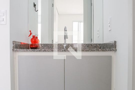 Banheiro de apartamento à venda com 2 quartos, 38m² em Várzea da Barra Funda, São Paulo