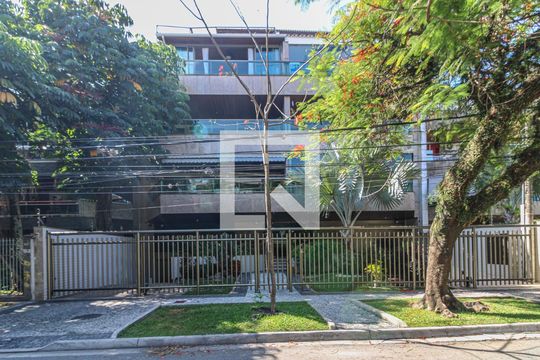 Fachada de apartamento à venda com 3 quartos, 300m² em Recreio dos Bandeirantes, Rio de Janeiro