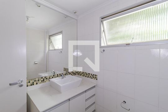Banheiro de apartamento para alugar com 2 quartos, 70m² em Aclimação, São Paulo