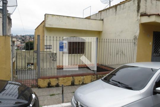 Fachada de casa à venda com 2 quartos, 100m² em Vila Iorio, São Paulo