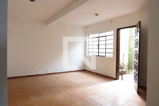 Casa à venda com 2 quartos, 100m² em Vila Iorio, São Paulo