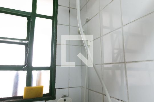 Chuveiro de apartamento à venda com 2 quartos, 50m² em Conjunto Residencial José Bonifácio, São Paulo