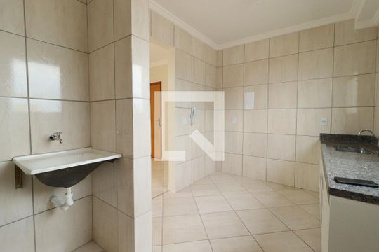 Cozinha de apartamento para alugar com 3 quartos, 96m² em Granada, Uberlândia