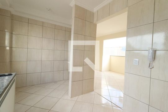 Cozinha de apartamento para alugar com 3 quartos, 96m² em Granada, Uberlândia