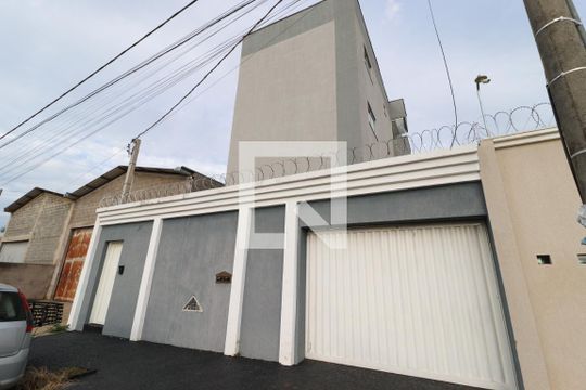 Fachada de apartamento para alugar com 3 quartos, 96m² em Granada, Uberlândia