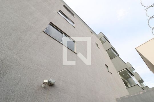 Fachada de apartamento para alugar com 3 quartos, 96m² em Granada, Uberlândia
