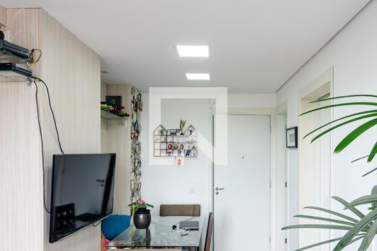 Sala de apartamento para alugar com 1 quarto, 47m² em Vila Fachini, São Paulo