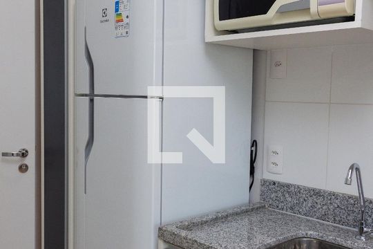 Cozinha  de kitnet/studio para alugar com 1 quarto, 25m² em Butantã, São Paulo