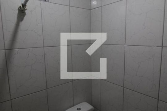 Banheiro de casa para alugar com 1 quarto, 30m² em Chora Menino, São Paulo